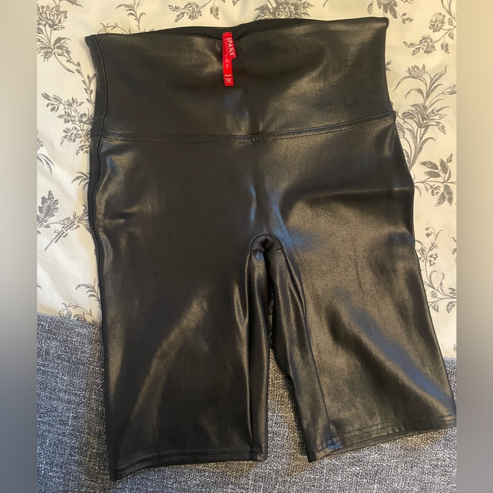 SPANX Black Bike Shorts women’s medium
